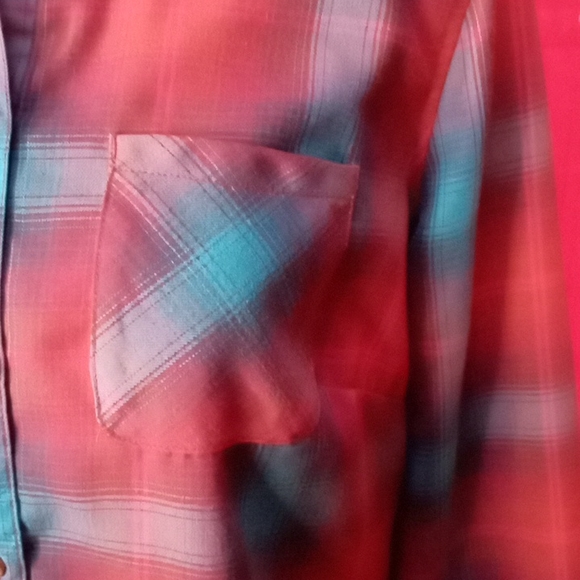 Eddie Bauer top, gently worn - Picture 2 of 4